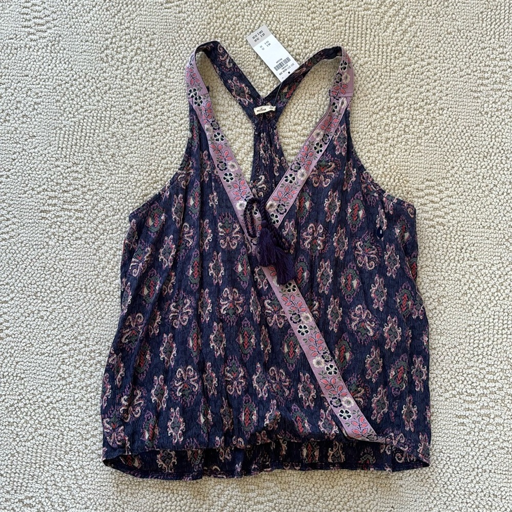Beautiful batik print sleeveless hollister top
